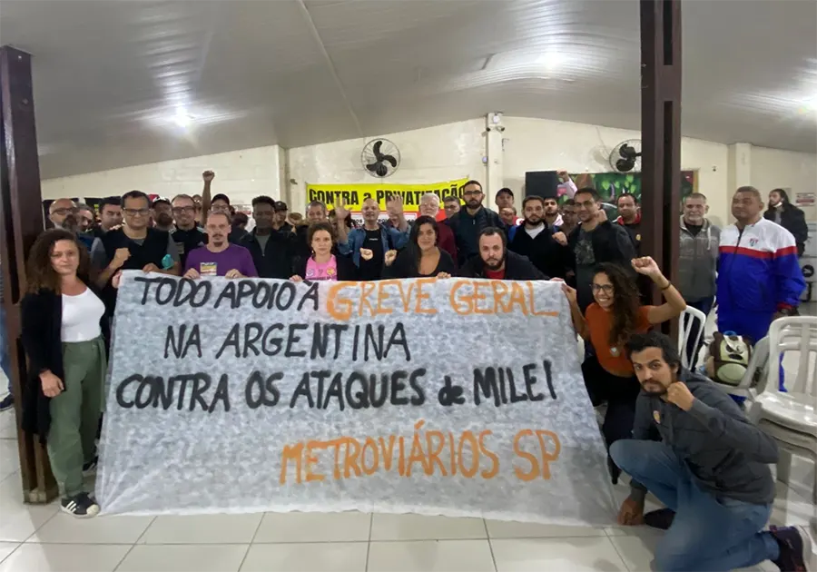 Avec la CSP Conlutas, le soutien des syndiqué∙es du métro de Sao Paulo. [Coll. N.C.]