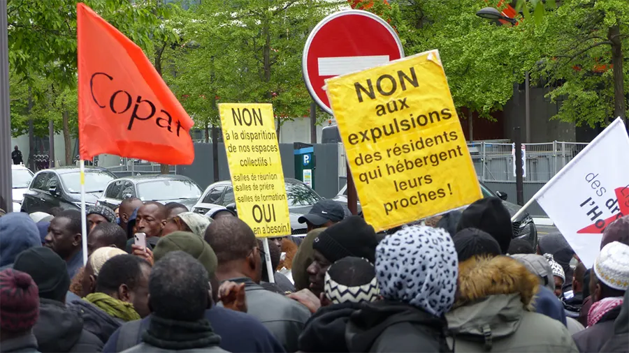 Rassemblement devant le siège d’ADOMA CDC-Habitat, le 19 avril 2024. [COPAF]