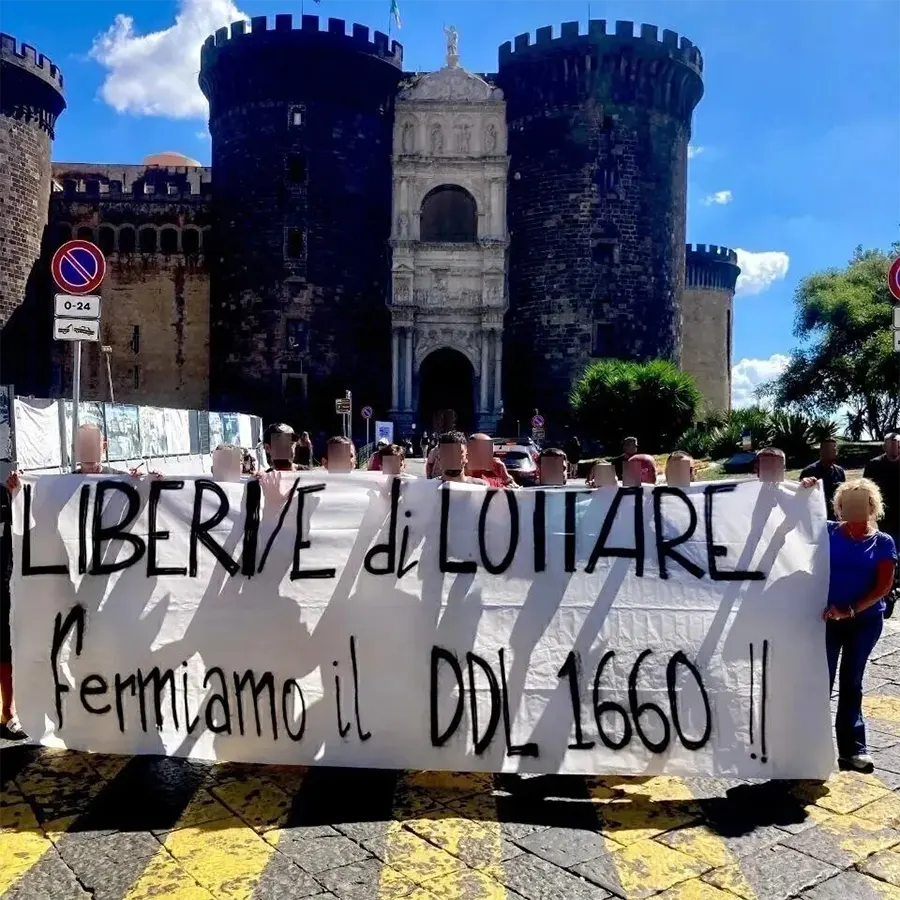 Naples : « Libre de lutter ! Arrêtons le projet de loi 1660 ! » [DR]
