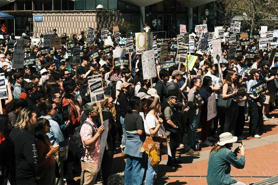 Une des manifestations contre les coupes budgétaires dans l’éducation, la recherche et la santé. [UAW]