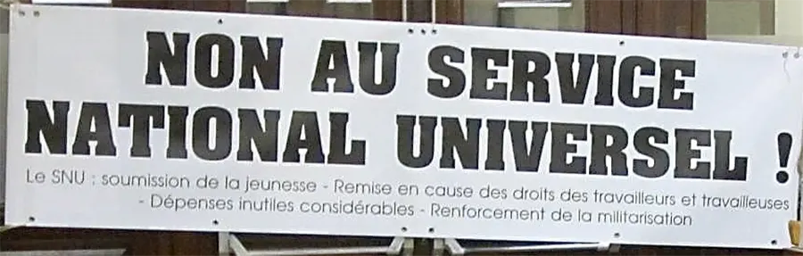 Banderole du collectif « NON au SNU ». [Coll. CM]