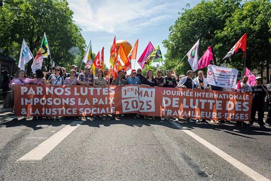 Délégations internationales à la manifestation parisienne du 1er mai 205 [Martin Noda, Hans Lucas]