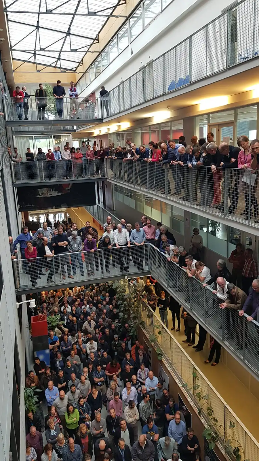 Dans les bureaux. [UFSI]