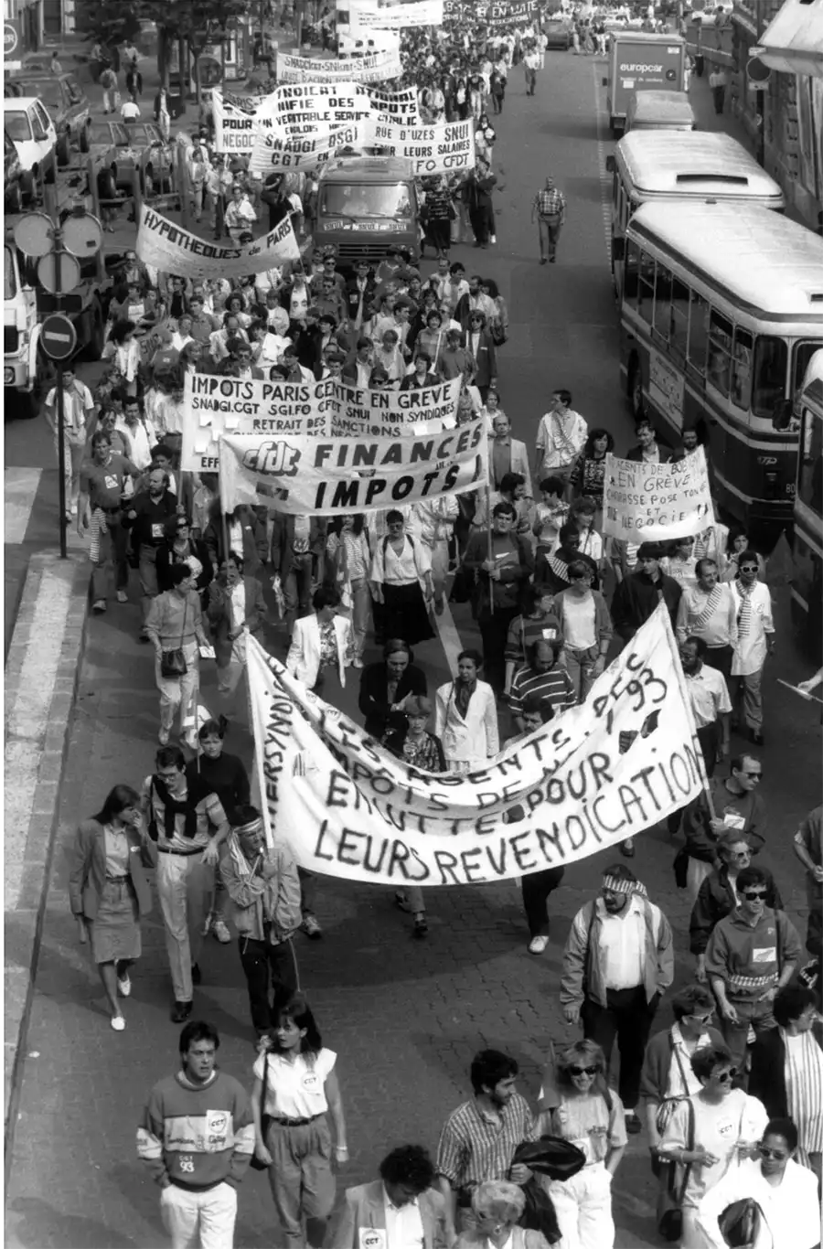 Encore du monde dans la rue, le 11 juillet 1989. [Solidaires Finances publiques]