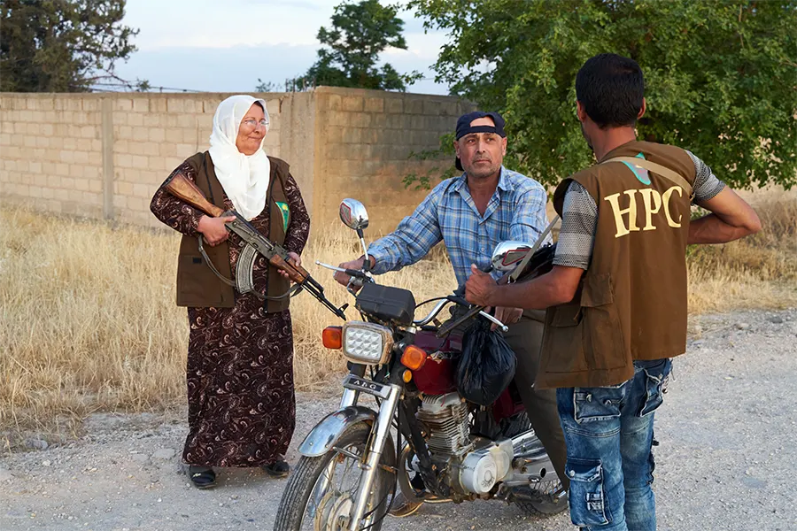 Mahaya Jangir fait partie des HPC-Jin, la branche en non-mixité féminine des forces de protection communautaires [Loez]