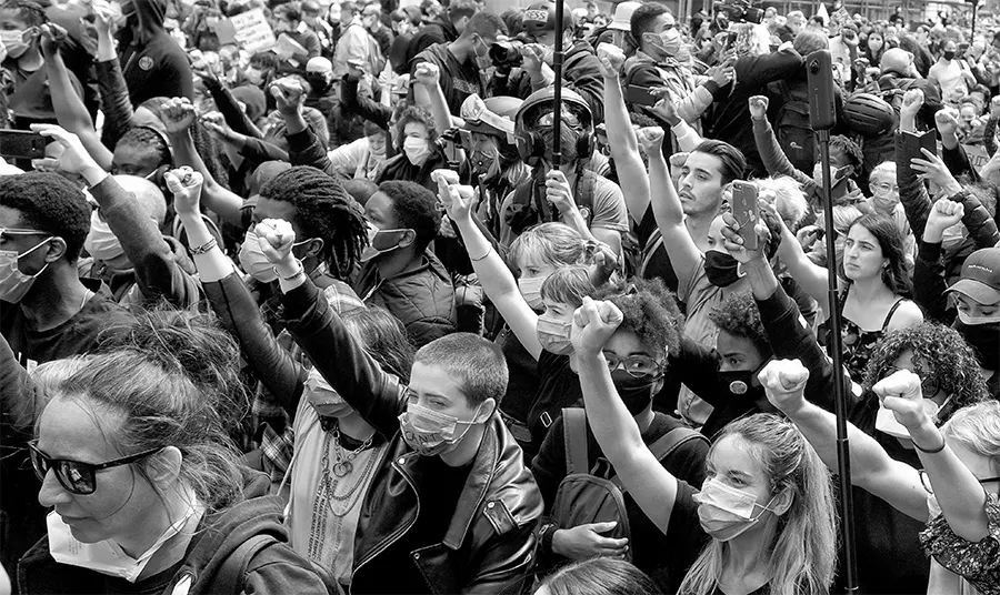 6 juin 2020, dans la manifestation parisienne en hommage à George Floyd. [Serge D’ignazio]