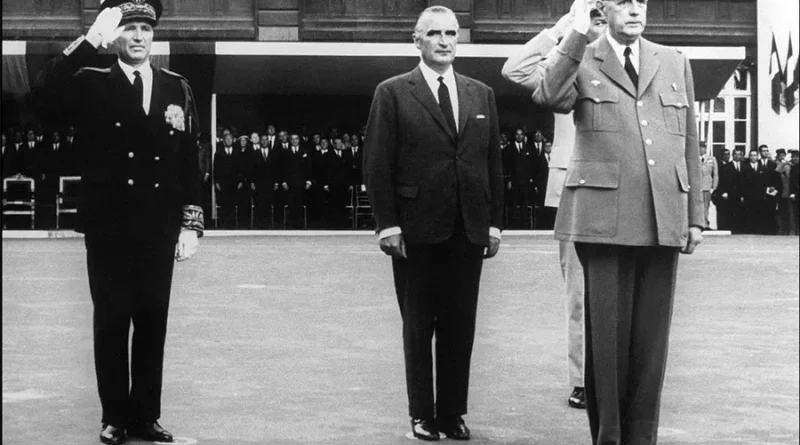 Maurice Papon « au service de l’Etat », de Vichy à Giscard, dont il faut ministre du Budget, en passant par la IIIème République, puis par De Gaulle. [DR]