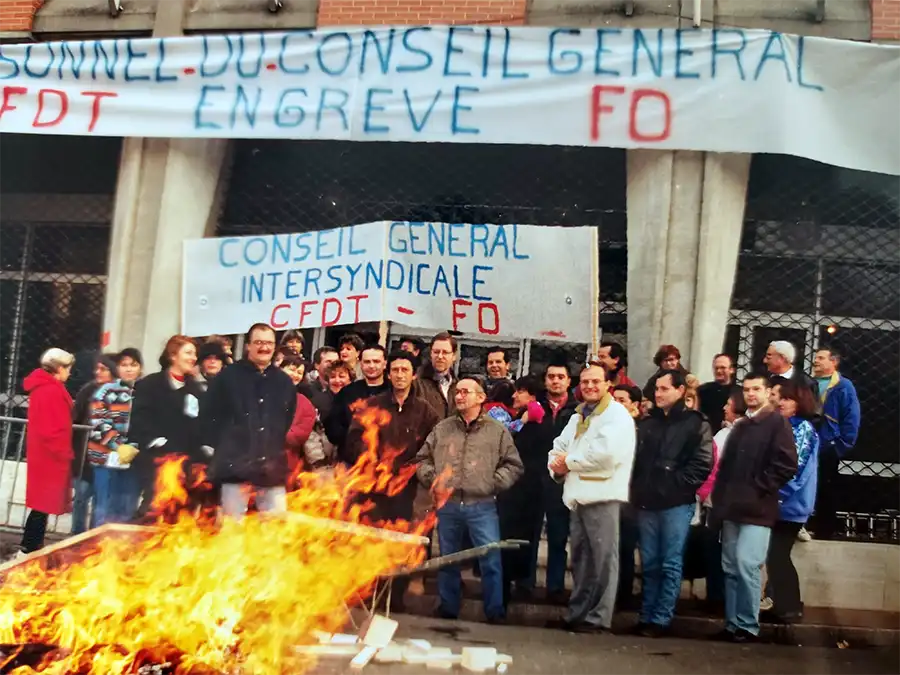 Piquet de grève conseil général d'Albi. [Archives CGT, Alain Boscus]